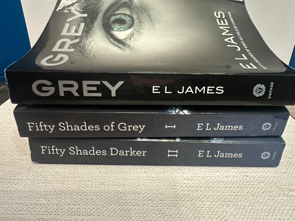 Fifty Shades of Grey 3 PIECE Vol 1 ,FIFTY SHADES DARKER VOL 2 & Grey spicy read
